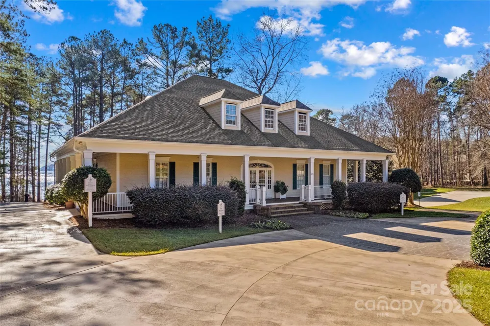 642 Whisper Lake Drive New London, NC 28127