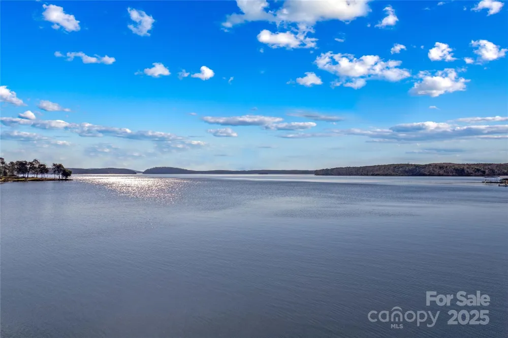 642 Whisper Lake Drive New London, NC 28127