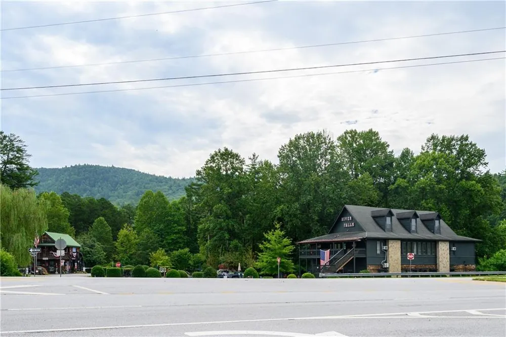 11094 Old 441 S Lakemont, GA 30552