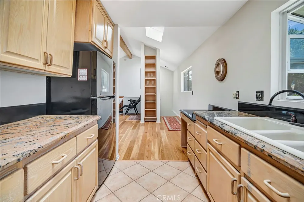 22011 Callado Way Topanga, CA 90290