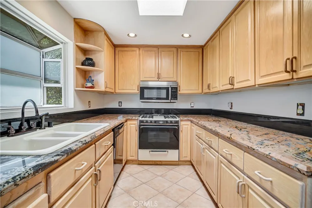 22011 Callado Way Topanga, CA 90290