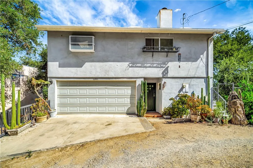 22011 Callado Way Topanga, CA 90290