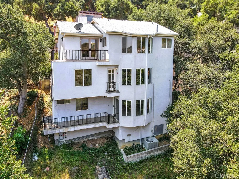 22011 Callado Way Topanga, CA 90290