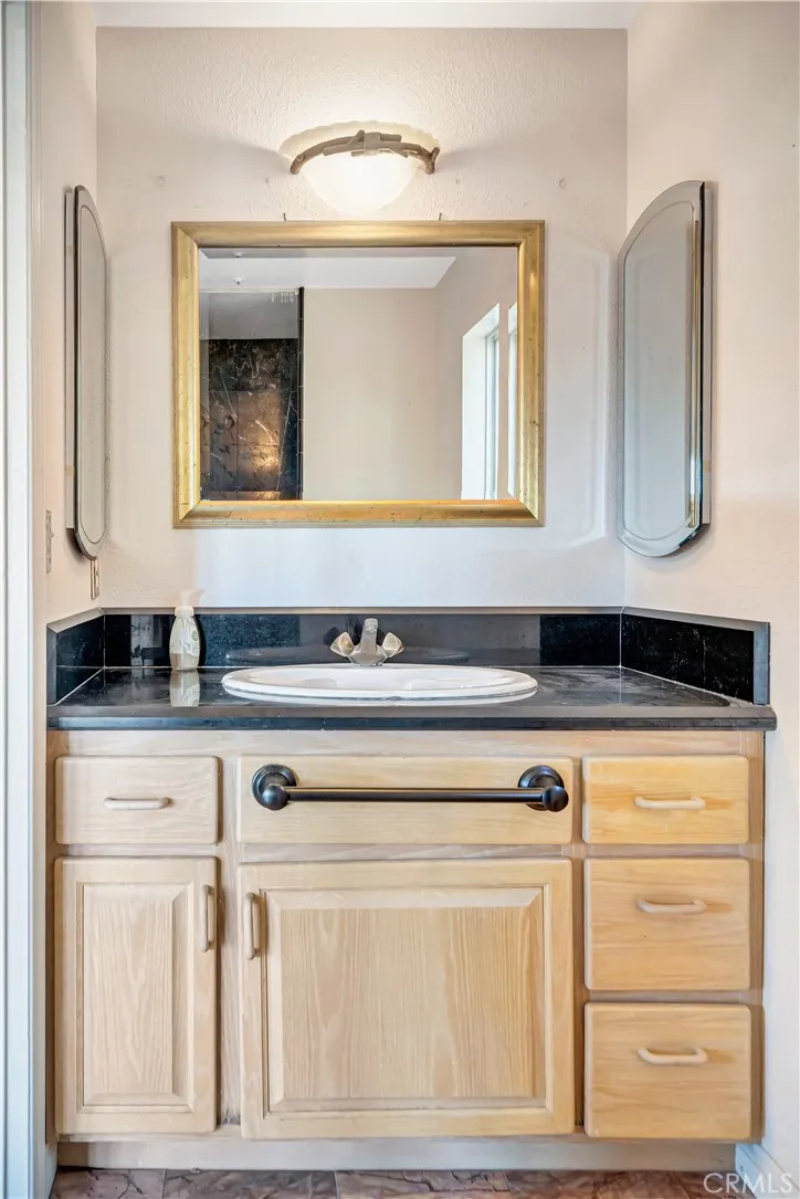 22011 Callado Way Topanga, CA 90290
