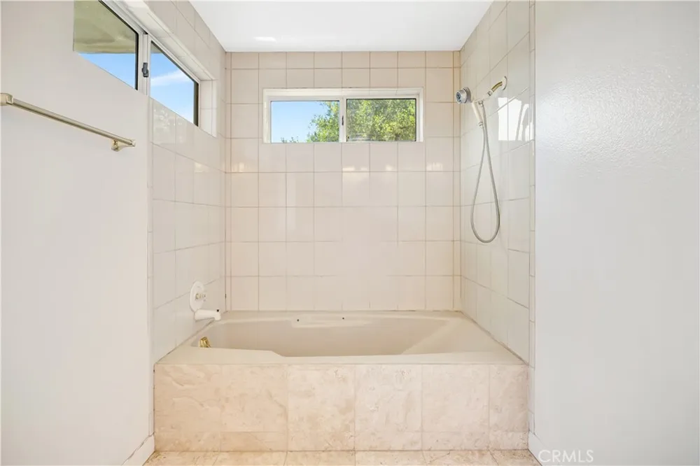 22011 Callado Way Topanga, CA 90290