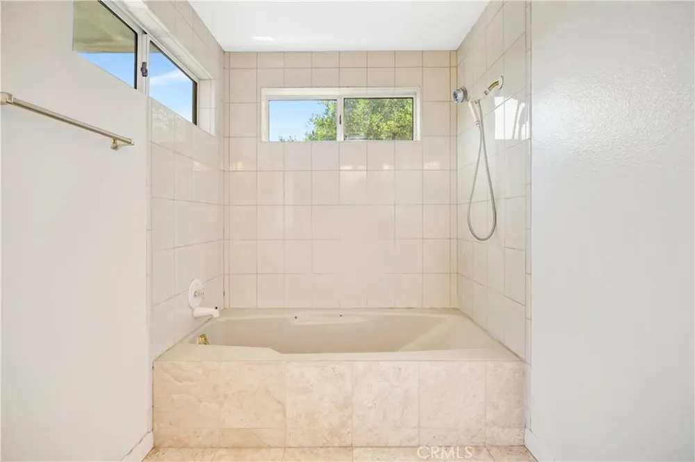 22011 Callado Way Topanga, CA 90290
