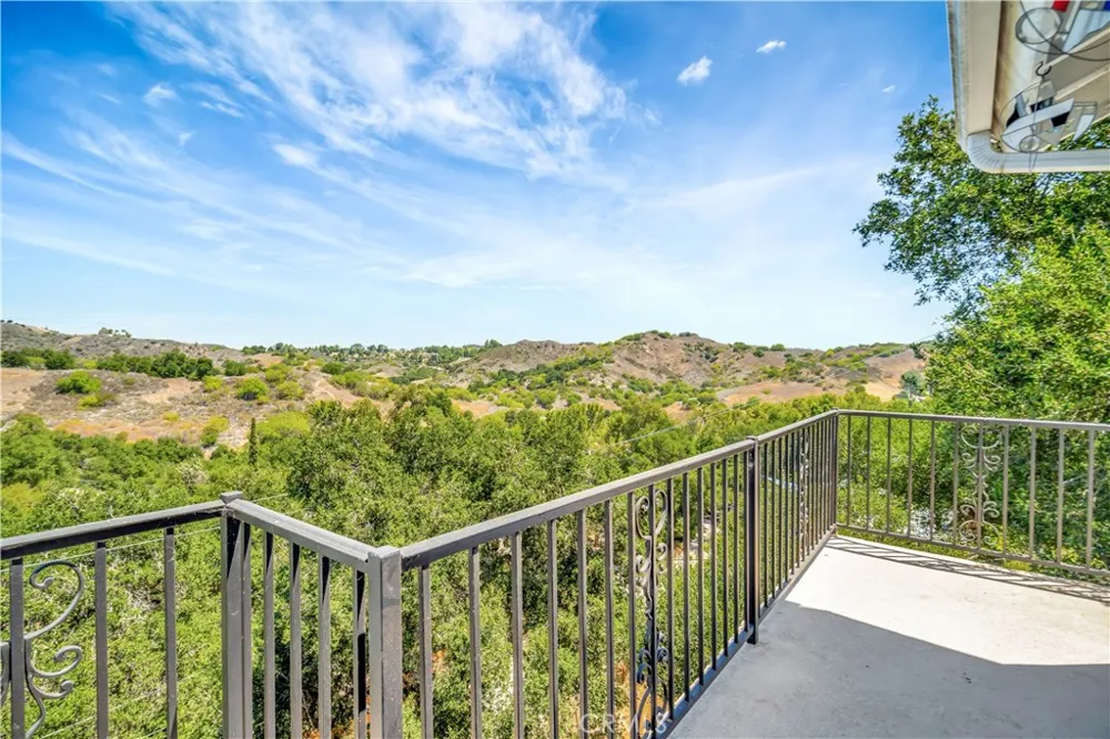 22011 Callado Way Topanga, CA 90290