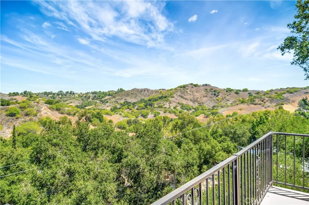 22011 Callado Way Topanga, CA 90290