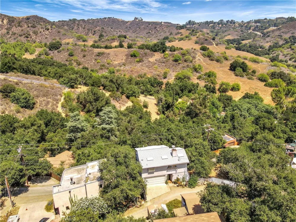 22011 Callado Way Topanga, CA 90290