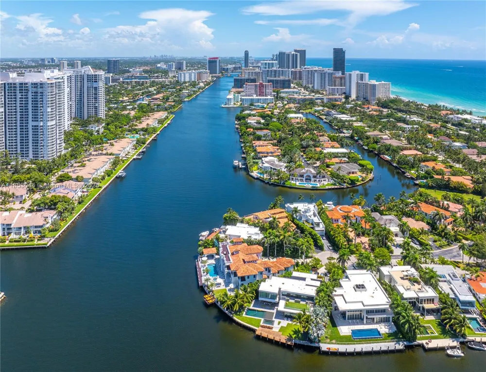 498 Parkway Pkwy #498 Golden Beach, FL 33160