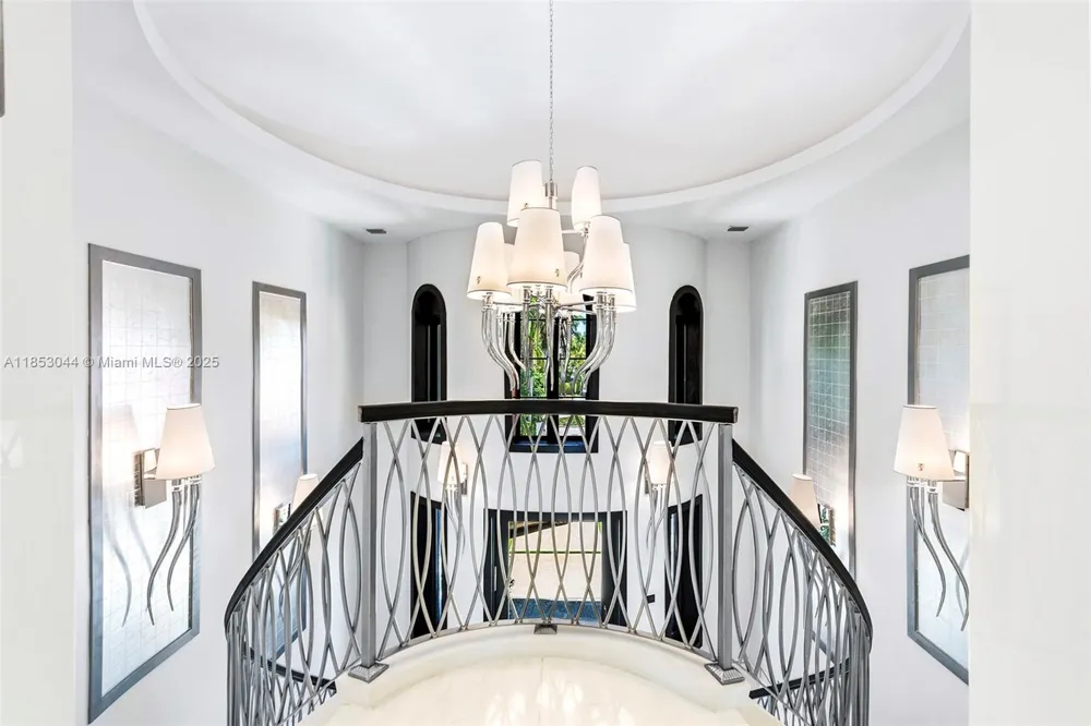 498 Parkway Pkwy #498 Golden Beach, FL 33160