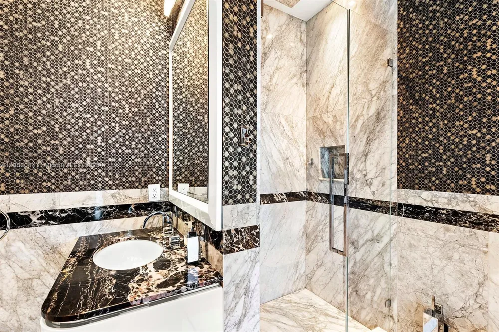 498 Parkway Pkwy #498 Golden Beach, FL 33160