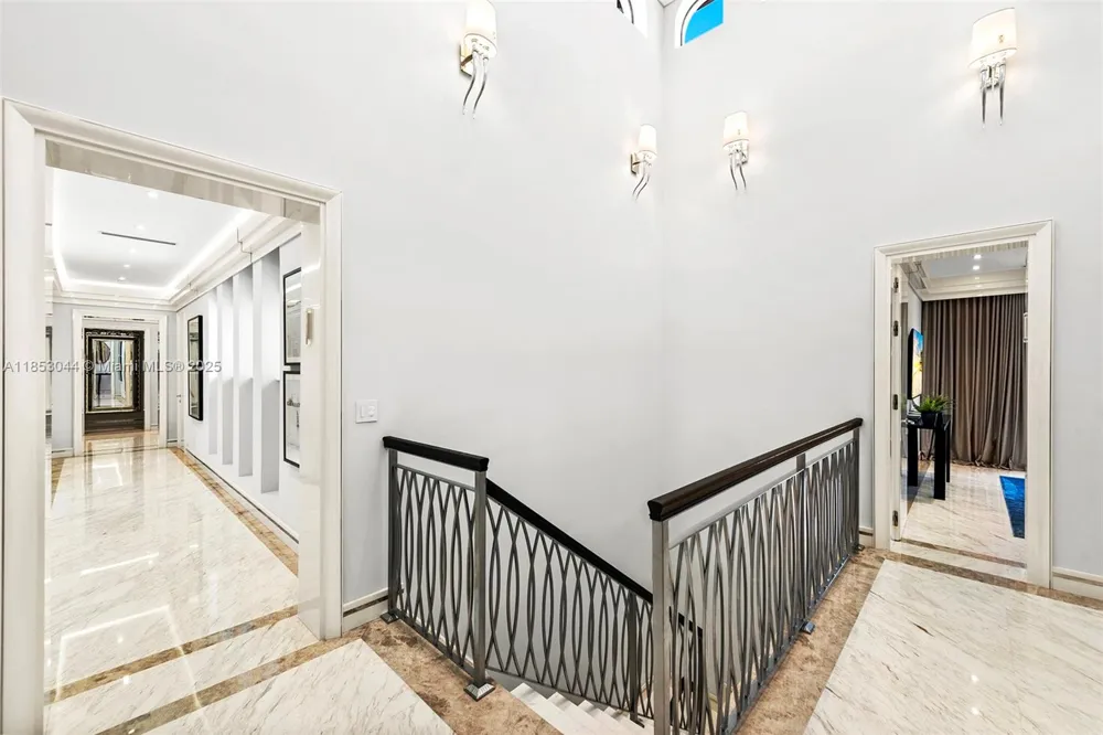 498 Parkway Pkwy #498 Golden Beach, FL 33160