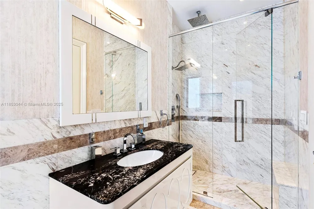 498 Parkway Pkwy #498 Golden Beach, FL 33160