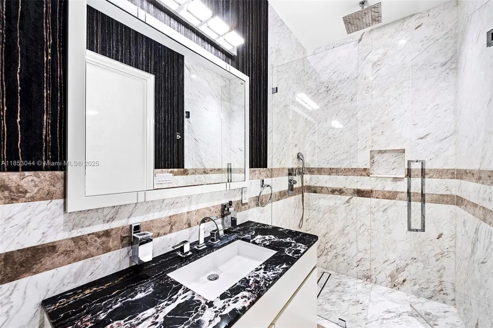 498 Parkway Pkwy #498 Golden Beach, FL 33160
