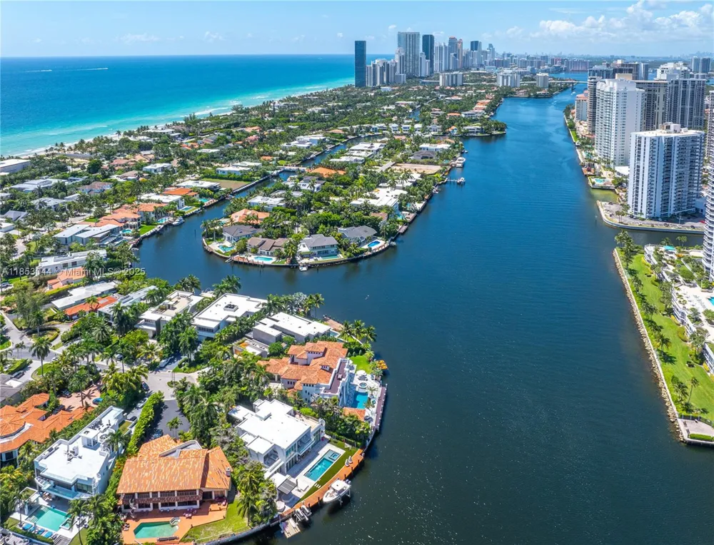 498 Parkway Pkwy #498 Golden Beach, FL 33160
