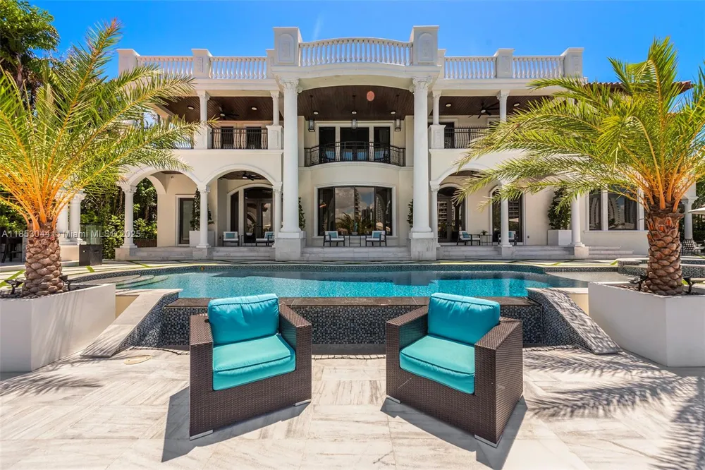 498 Parkway Pkwy #498 Golden Beach, FL 33160