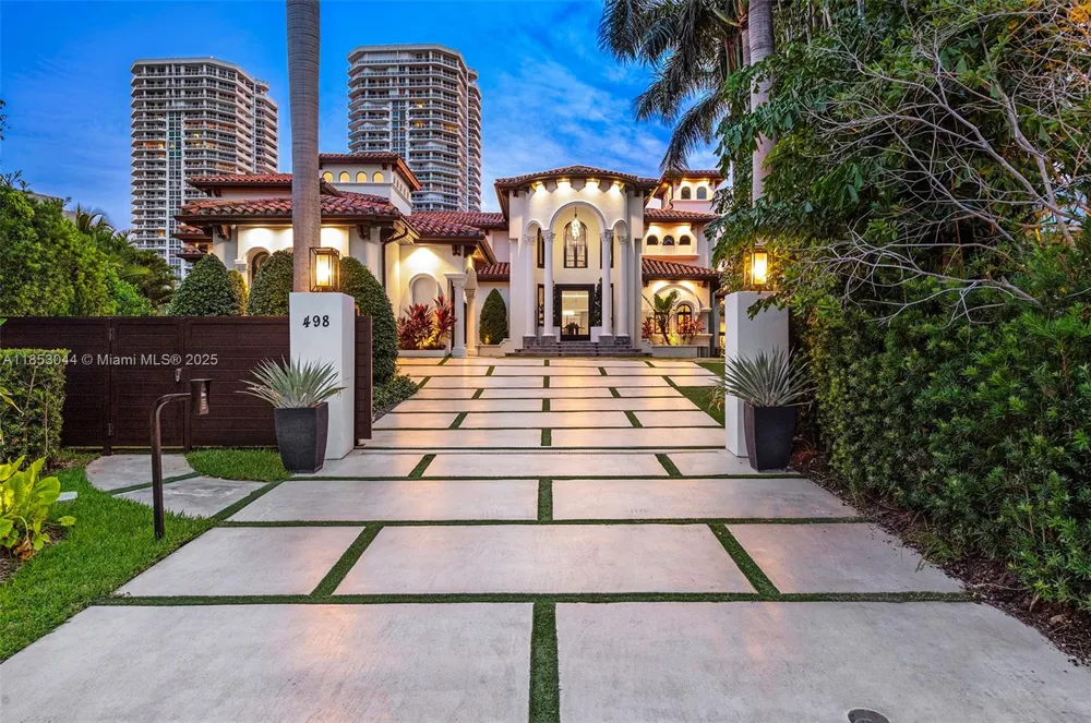 498 Parkway Pkwy #498 Golden Beach, FL 33160
