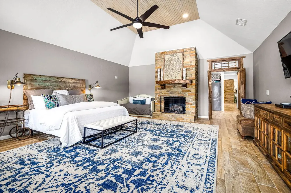 871 Chimney Valley Road Blanco, TX 78606