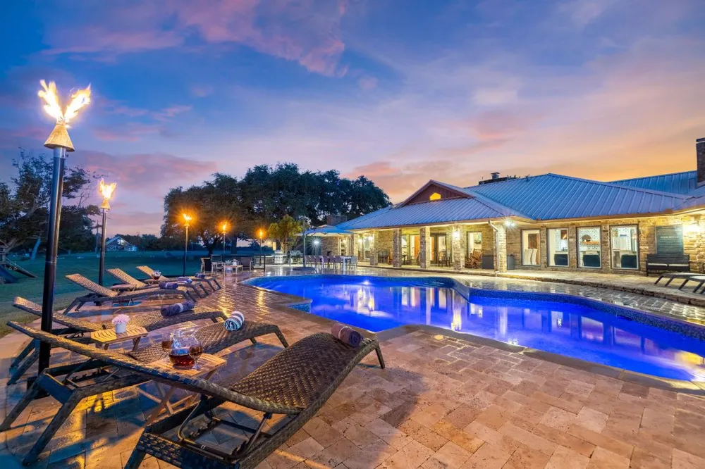 871 Chimney Valley Road Blanco, TX 78606