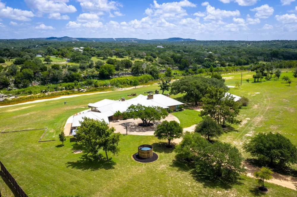 871 Chimney Valley Road Blanco, TX 78606
