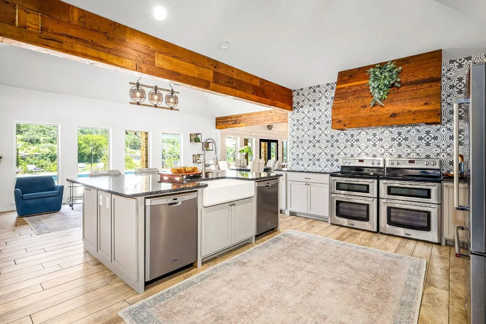 871 Chimney Valley Road Blanco, TX 78606