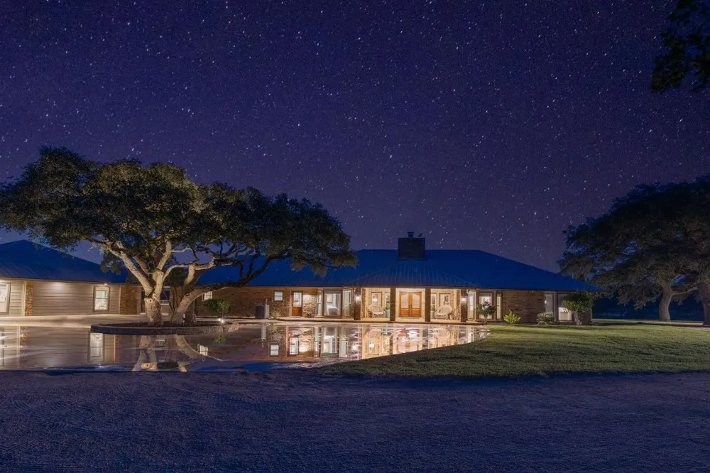 871 Chimney Valley Road Blanco, TX 78606