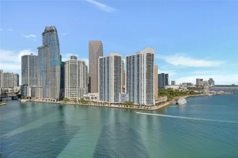 848 Brickell Key Dr #1906