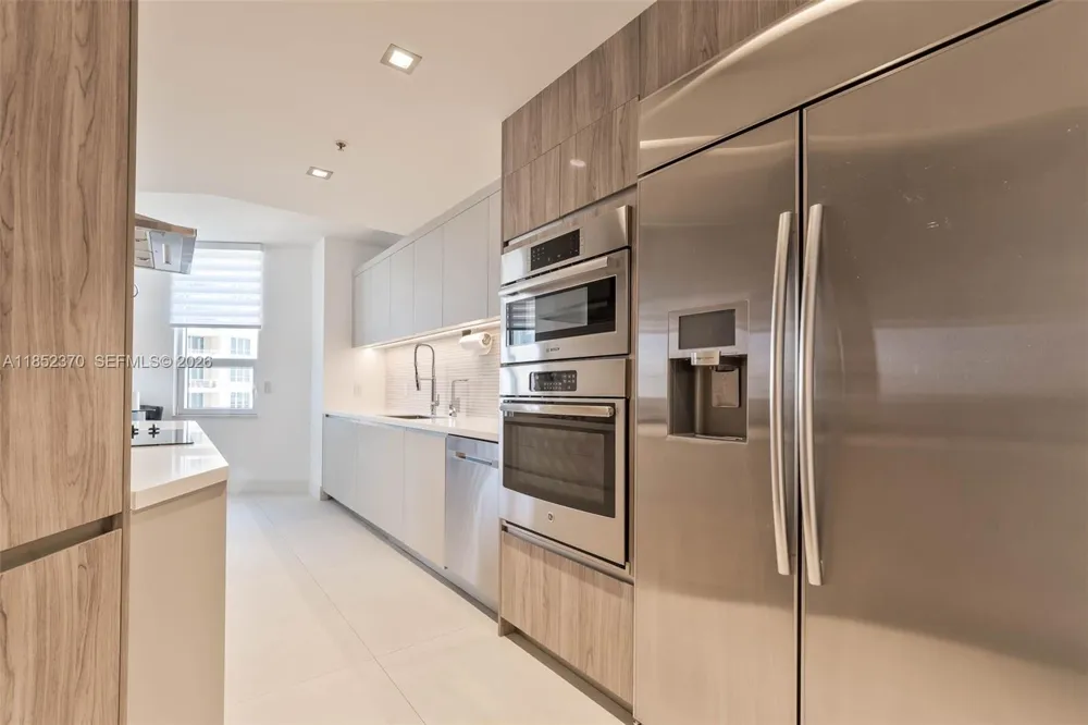 848 Brickell Key Dr #1906 Miami, FL 33131