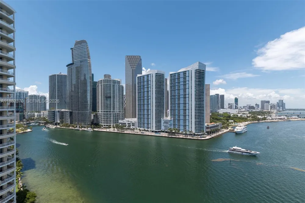 848 Brickell Key Dr #1906 Miami, FL 33131