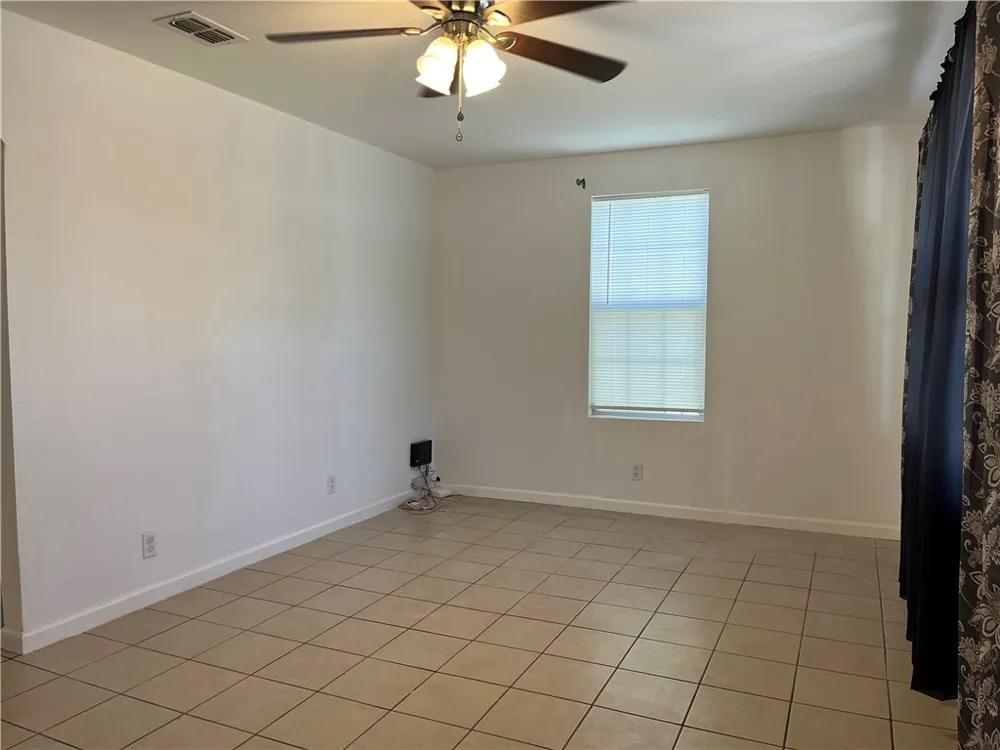 629 Lopez Street Taft, TX 78390