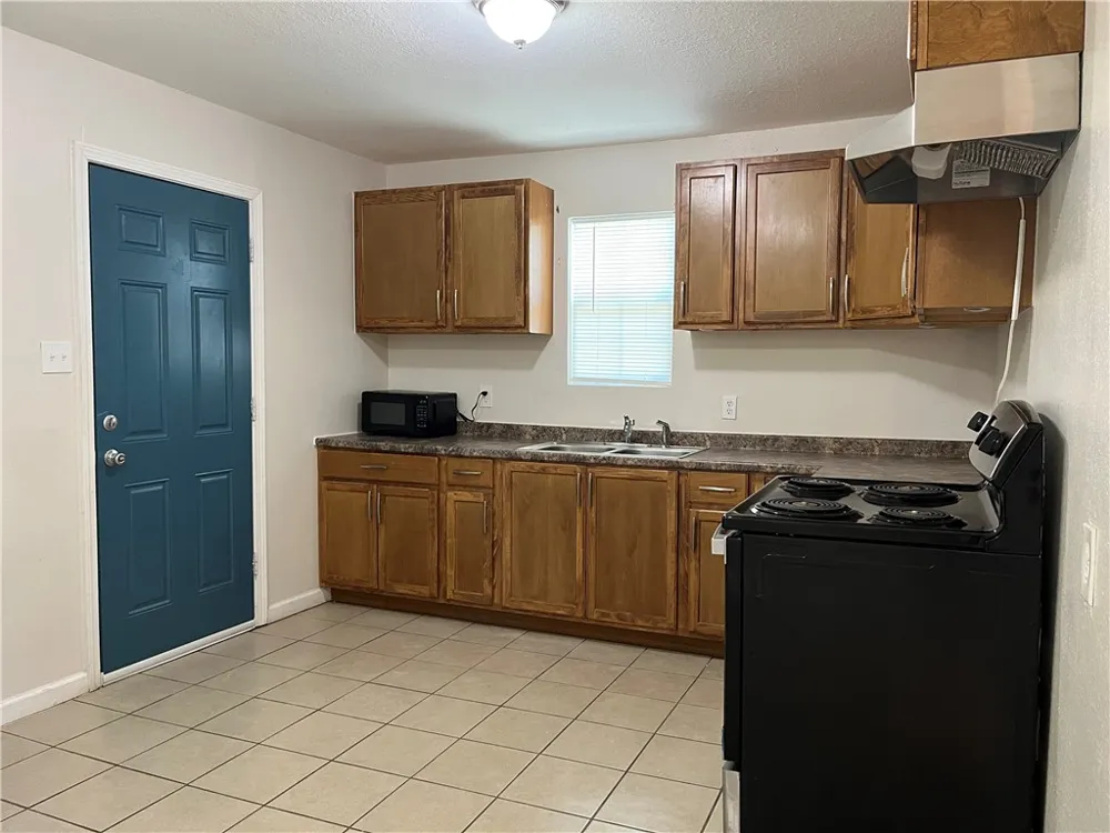 629 Lopez Street Taft, TX 78390