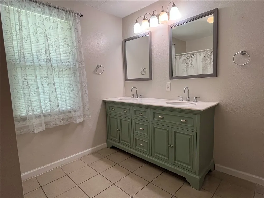 629 Lopez Street Taft, TX 78390