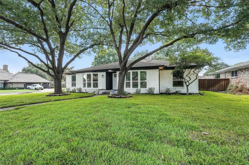 4303 Blackheath Road