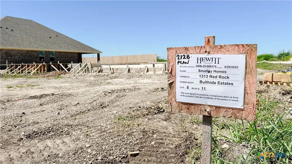 1313 Red Rock Road Hewitt, TX 76643
