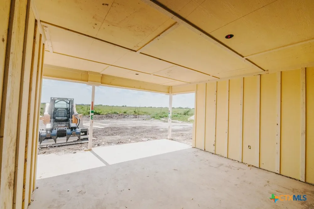 1313 Red Rock Road Hewitt, TX 76643