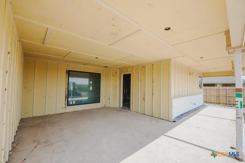1313 Red Rock Road Hewitt, TX 76643
