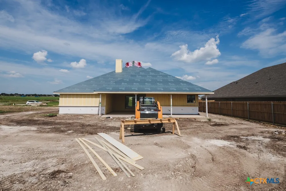 1313 Red Rock Road Hewitt, TX 76643