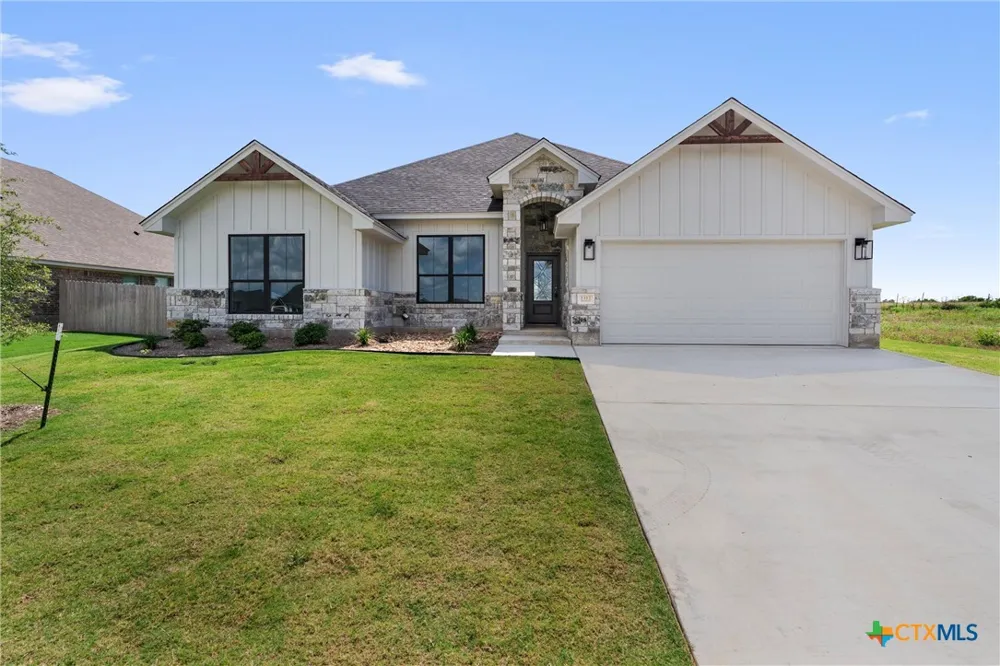 1313 Red Rock Road Hewitt, TX 76643