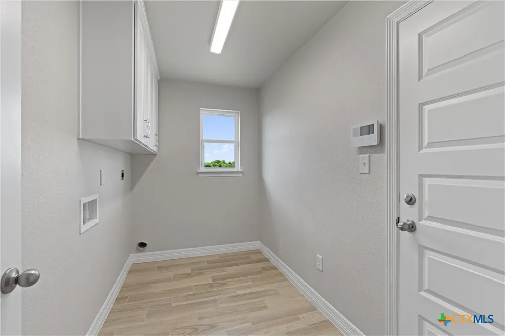 1313 Red Rock Road Hewitt, TX 76643