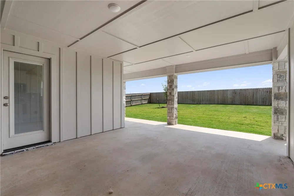 1313 Red Rock Road Hewitt, TX 76643