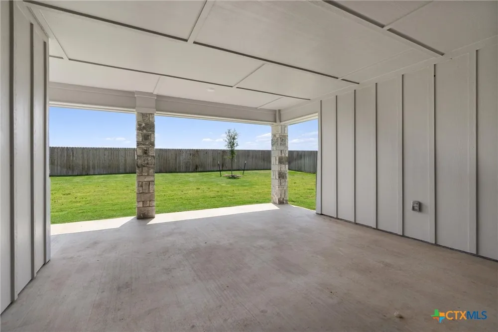 1313 Red Rock Road Hewitt, TX 76643