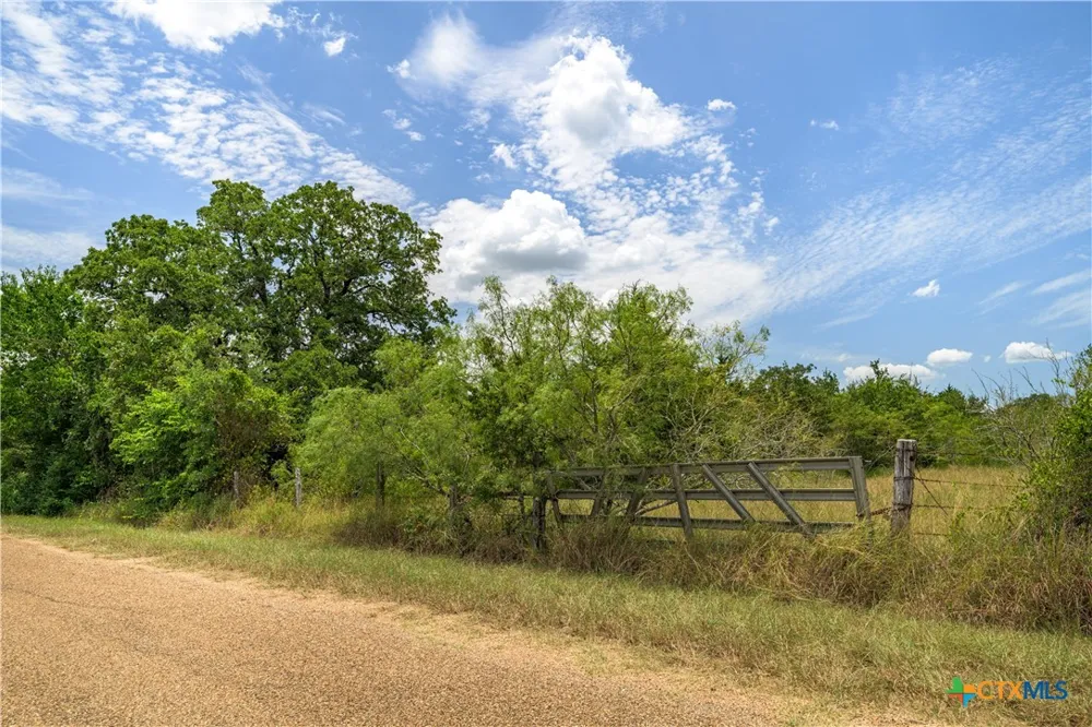 6144 Fm-2237 Flatonia, TX 78941