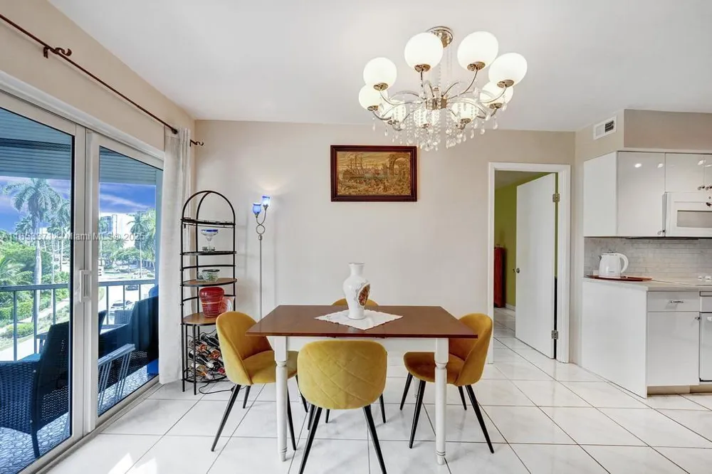 200 Diplomat Pkwy #423 Hallandale Beach, FL 33009