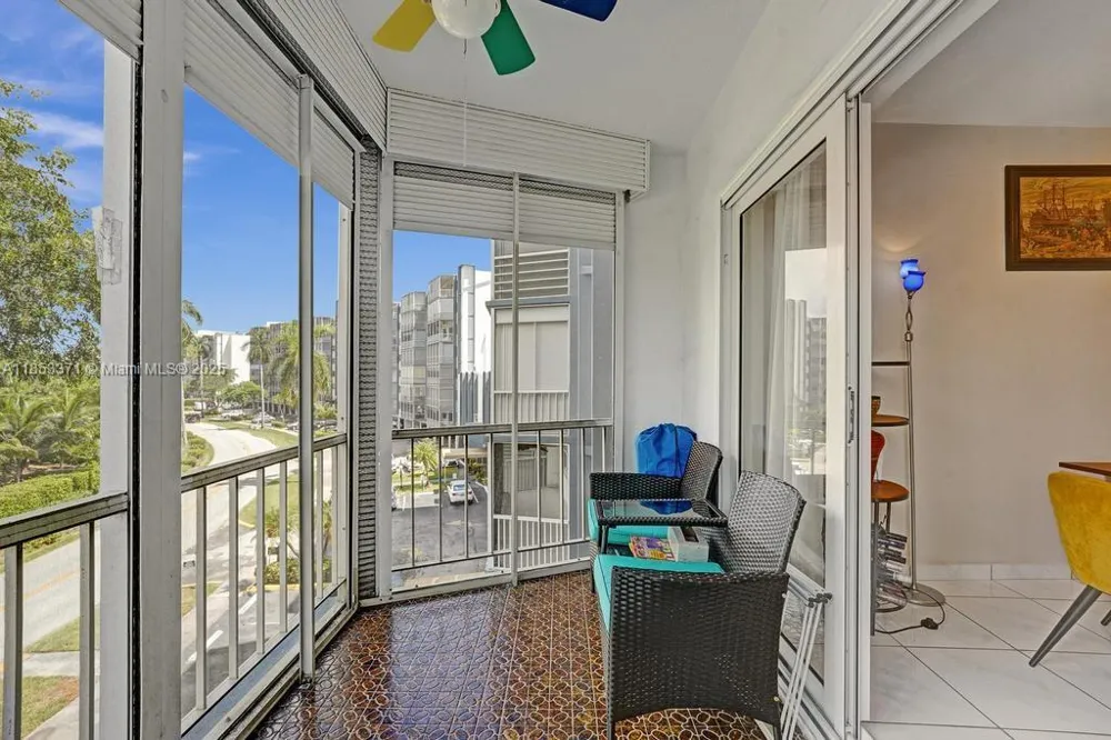 200 Diplomat Pkwy #423 Hallandale Beach, FL 33009