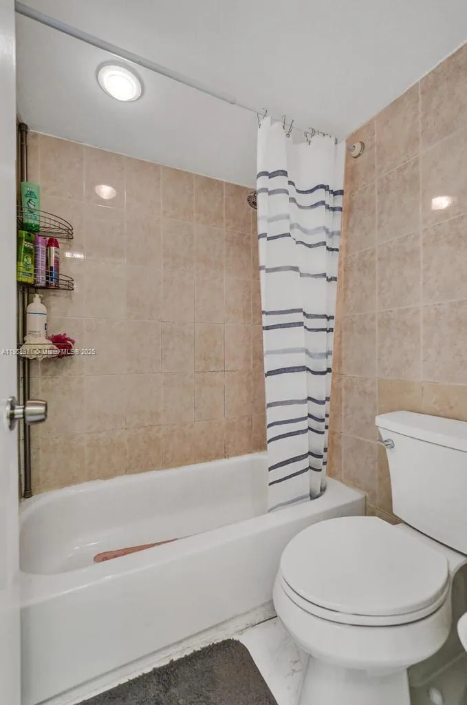 200 Diplomat Pkwy #423 Hallandale Beach, FL 33009