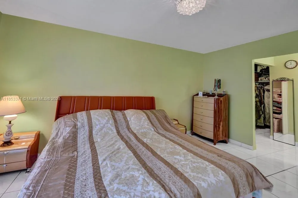 200 Diplomat Pkwy #423 Hallandale Beach, FL 33009