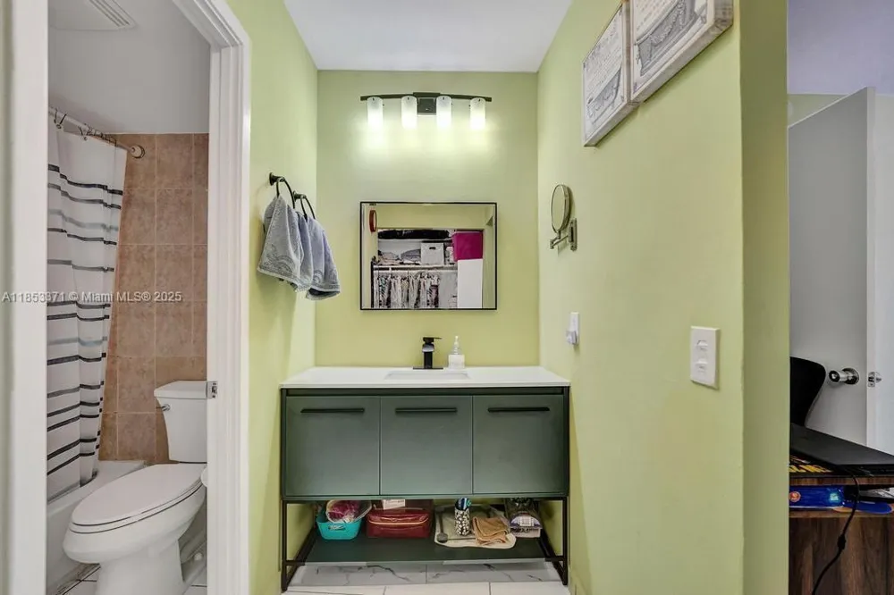 200 Diplomat Pkwy #423 Hallandale Beach, FL 33009