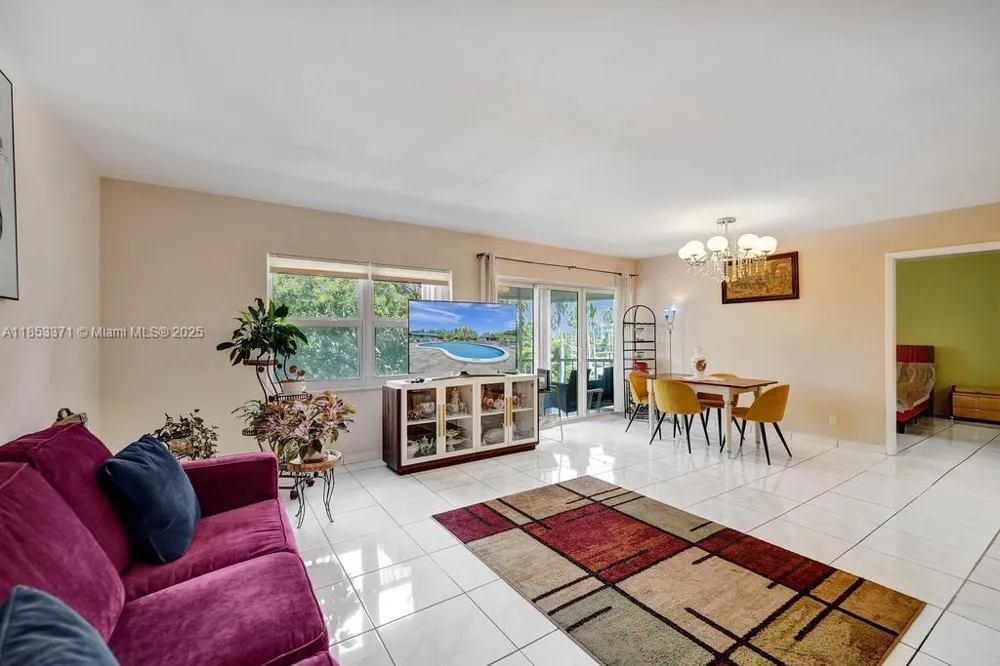 200 Diplomat Pkwy #423 Hallandale Beach, FL 33009