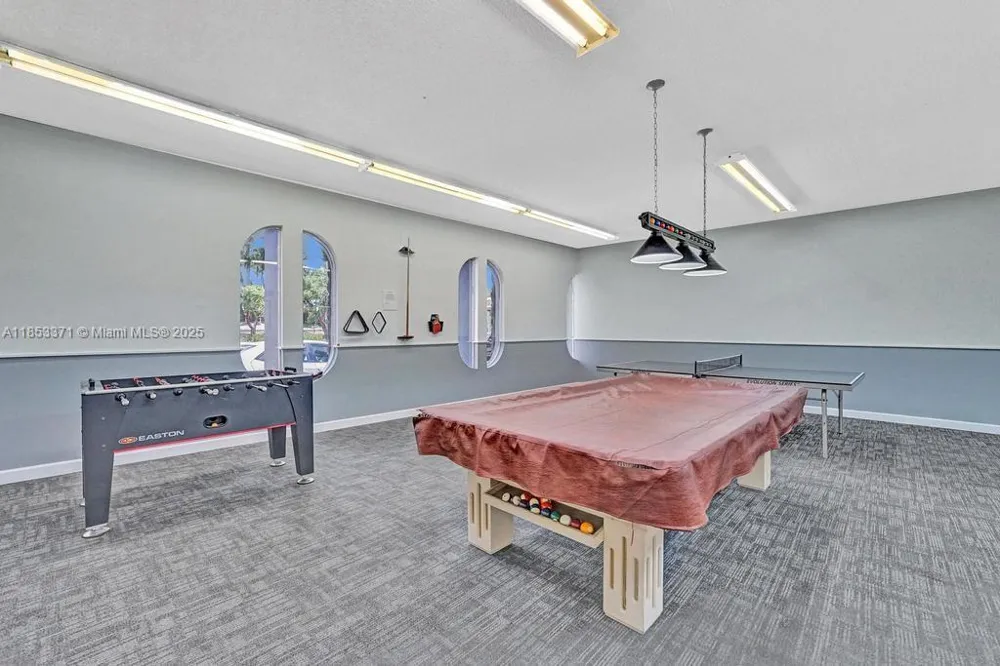 200 Diplomat Pkwy #423 Hallandale Beach, FL 33009